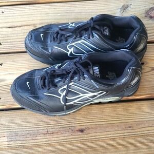 Nike AirMax men’s black athletic shoes size 8